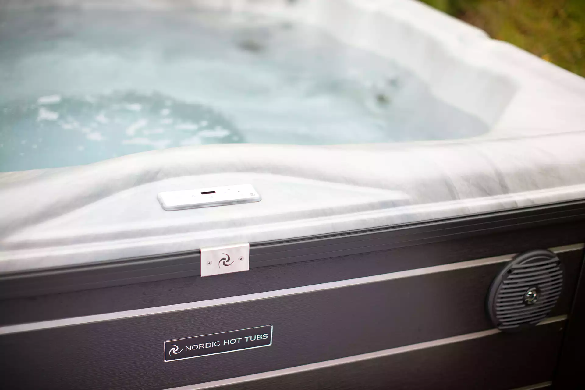 nordic hot tub closeup 3